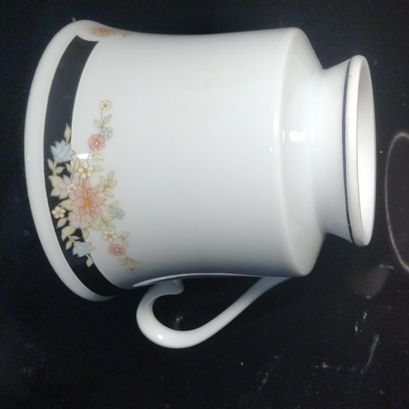 Crown Ming Jian Shiang Cups - Picture 3 of 8